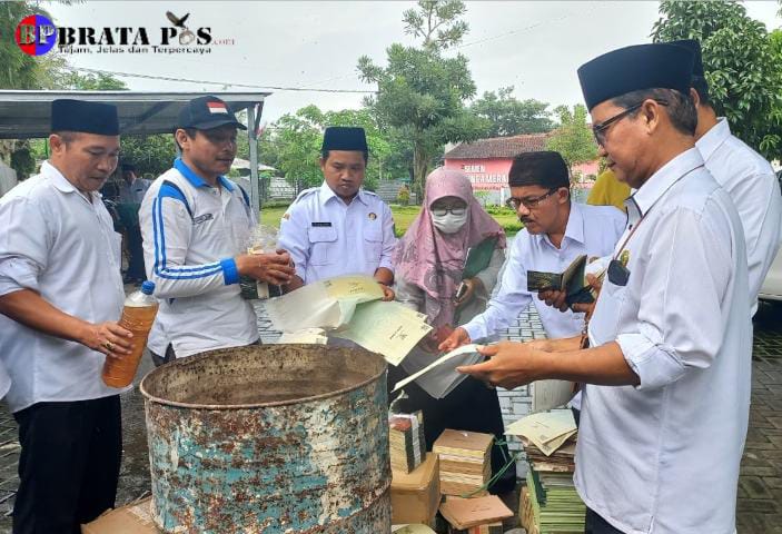 Ribuan Buku Nikah di Musnahkan.!! Kepala Kemenag: Hindari Penyalahgunaan&nbsp;Blanko