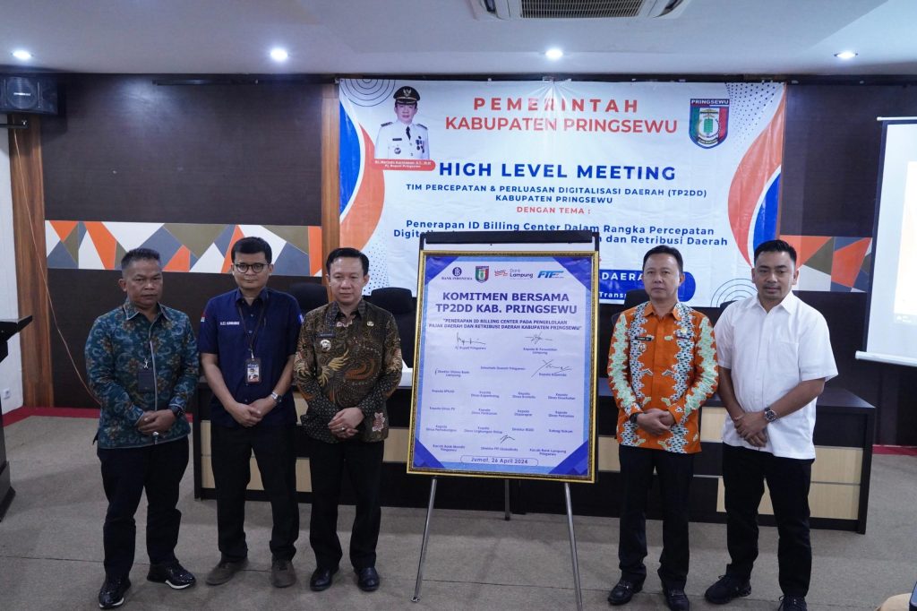 Pemkab Pringsewu Berikan Bantuan Kepada Sejumlah Warga Yang Tertimpa Musibah