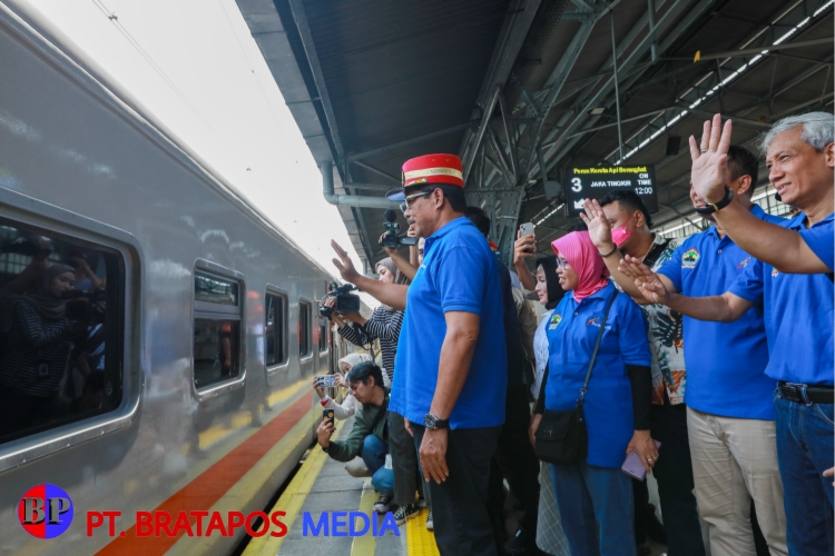 Pemprov Jateng Berangkatkan 1.088 Warga dalam Program Mudik Gratis Kereta&nbsp;Api