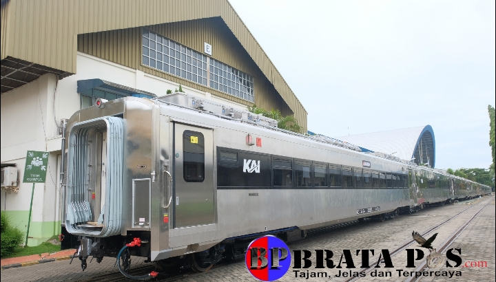 PT INKA (Persero) Sukses Kirimkan 11 Train Set Kereta Generasi Baru